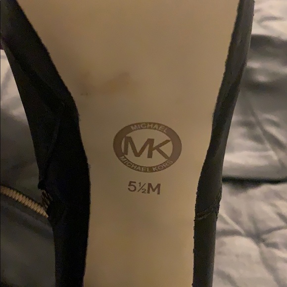 Michael Kors platform boot - Picture 2 of 4